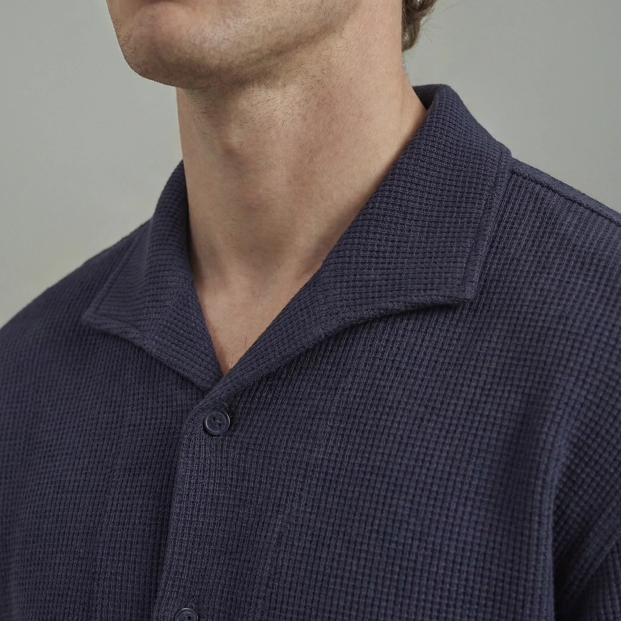 Chemise en tricot nid d'abeille avec col requin - Image 5